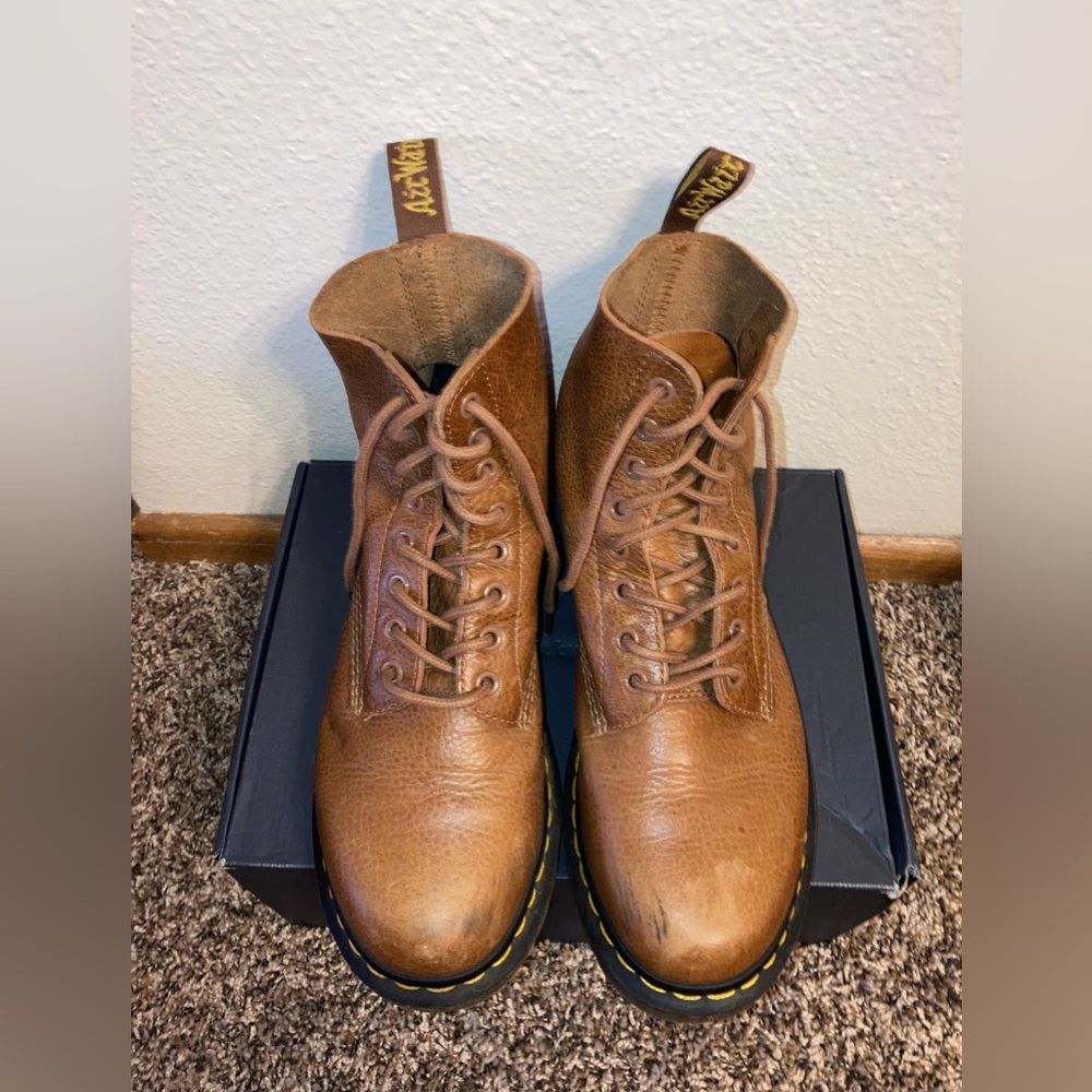 Dr Martens Pascal boot leather size 9 womens